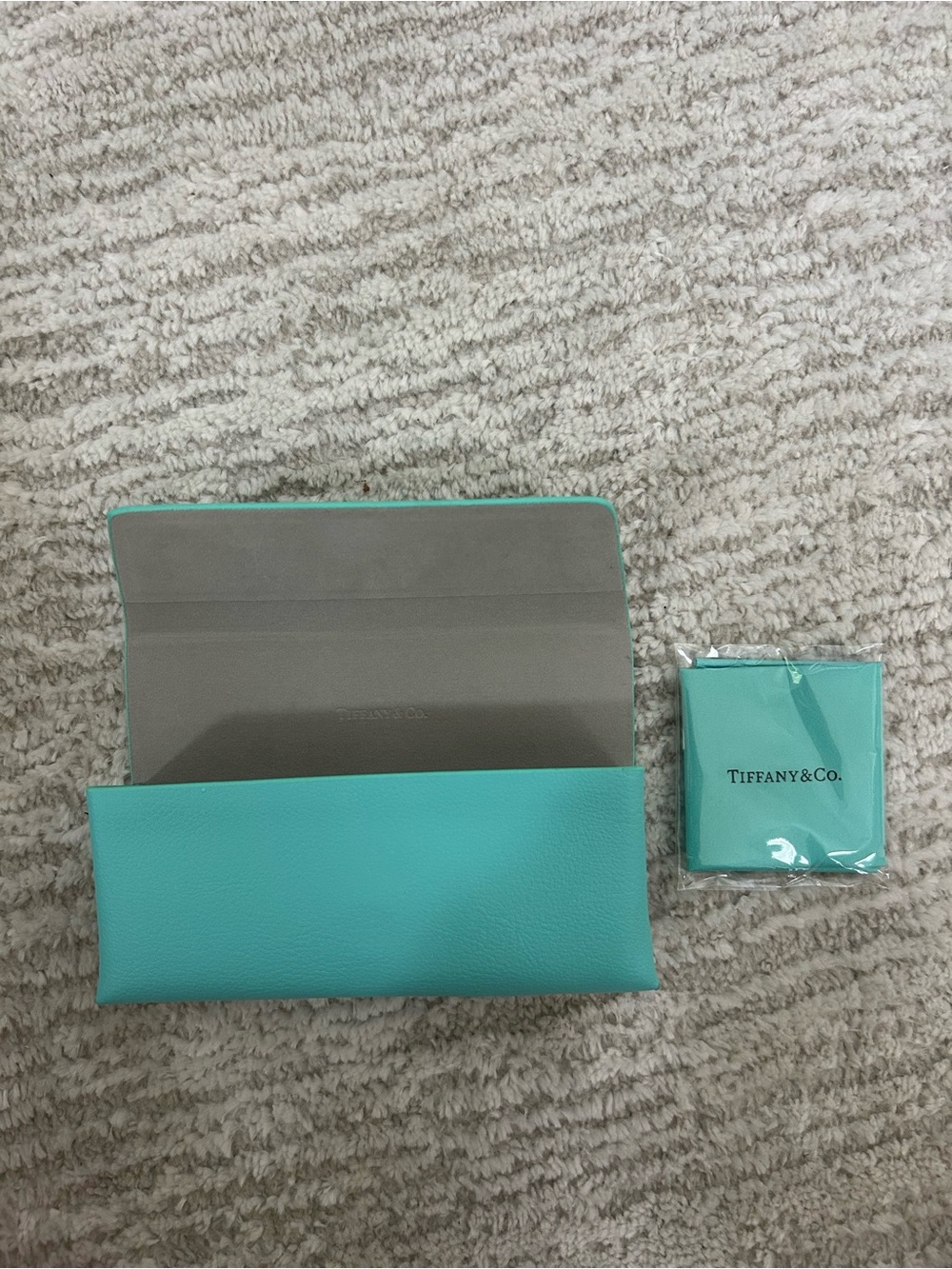Tiffany & Co. Tiffany Blue Leather Eyewear Case and Silk Cloth - Picture 5 of 5